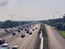 Contraflow Diterapkan di Km 72-47 Tol Cikampek Arah Jakarta
