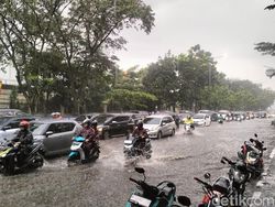 Waspada Cuaca Pekan Ini: BMKG Sebut Hujan Meningkat tapi Suhu Tetap Panas