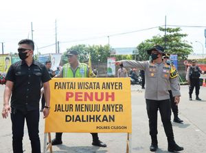 Wisatawan Membeludak, Kawasan Anyer Ditutup Sementara Wisatawan Membeludak, Kawasan Anyer Ditutup Sementara