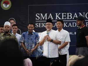 Zulhas Mudik ke Lampung, Bagikan Beasiswa ke Pelajar dan Mahasiswa