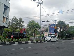 Picanto Nyangkut di Median Jalan, Sopir Ngaku Melekan Temani Istri Lahiran Picanto Nyangkut di Median Jalan, Sopir Ngaku Melekan Temani Istri Lahiran