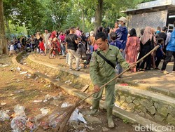 Gigihnya Samino Jaga Ragunan Bersih meski Ditinggal Mudik Anak dan Istri