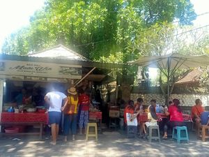 Diburu Turis, Nasi Bali Made Weti Raup Rp 24 Juta Sehari di Libur Lebaran Diburu Turis, Nasi Bali Made Weti Raup Rp 24 Juta Sehari di Libur Lebaran