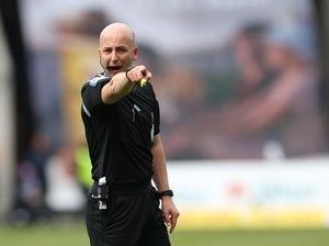 Pertandingan Liga Jerman Ditangguhkan Usai Wasit Diguyur Bir