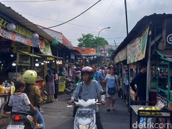 Omzet PKL Alun-Alun Kota Batu Melesat Saat Libur Lebaran