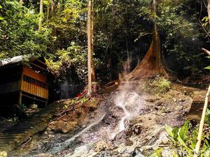 Kisah Mistis dan Mitos di Pemandian Air Panas Lejja Soppeng Kisah Mistis dan Mitos di Pemandian Air Panas Lejja Soppeng
