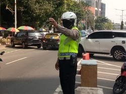 Peziarah Padati TPU Karet Bivak, Jalan KH Mas Mansyur Jakpus Macet