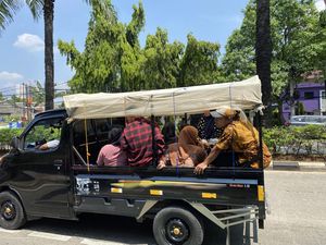Mobil Pikap Dipakai Wisata Gegara Irit dan Hemat, Risiko Ngeri Mengintai! Mobil Pikap Dipakai Wisata Gegara Irit dan Hemat, Risiko Ngeri Mengintai!