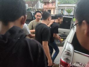 Siswi SMK Cianjur Tewas Ditembak Eks Pacar lalu Dibuang ke Sungai Siswi SMK Cianjur Tewas Ditembak Eks Pacar lalu Dibuang ke Sungai
