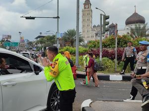 Macet Menuju Puncak Bogor, Sejumlah Pengendara Menyerah Putar Balik