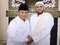 Prabowo Ungkap Pesan Habib Syech Saat Bertemu di Solo
