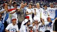 Pada musim 1987/88, giliran PSV Eindhoven yang mengikuti jejak Ajax. Mereka juga berhasil meraih trofi Eredivisie, KNVB Cup, dan Piala Champions dalam semusim. Foto: PA Images via Getty Images/Peter Robinson - EMPICS