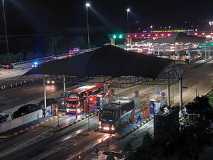 Puncak Arus Balik, Lalin GT Tol Cikatama Arah Jakarta Ramai Lancar