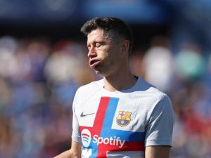 Lewandowski Seret Gol, Xavi Membela