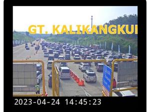One Way Arus Balik dari GT Kalikangkung ke Tol Cikampek Resmi Dimulai!