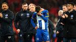 Foto: Kecupan Bola Weghorst yang Bikin Brighton Apes