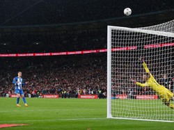 MU berhasil keluar sebagai pemenang setelah bola eksekusi Sally March melayang di atas mistar. (Foto: James Gill - Danehouse/Getty Images)