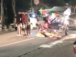 Kasihan! Seekor Kuda Tetiba Ambruk Saat Tarik Delman di Bojonegoro