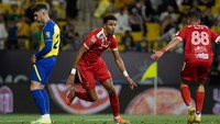 Al Wehda mengejutkan Al Nassr pada menit ke-23. Jean-David Beauguel membobol gawang Al Nassr lewat bola tendangan salto di kotak penalti. (Foto: Twitter @KingCupSA)