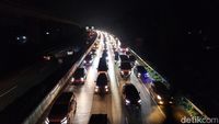 Arus Balik, Tol Purbaleunyi Arah Jakarta Padat Merayap