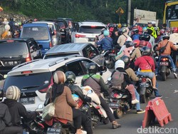 Biang Kerok Kemacetan Horor 24 Jam di Jalur Cianjur-Puncak