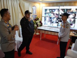 Mas Dhito Pantau Arus Balik di Simpang Mengkreng Kediri, Ini Imbauannya Mas Dhito Pantau Arus Balik di Simpang Mengkreng Kediri, Ini Imbauannya