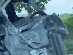 Mobil Pemudik dari Jember Tabrak Beton di Tol Cipali, 3 Orang Tewas