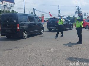 Simpang Mengkreng Kediri Padat Arus Balik Lebaran, Ini Rekayasa Lalinnya Simpang Mengkreng Kediri Padat Arus Balik Lebaran, Ini Rekayasa Lalinnya