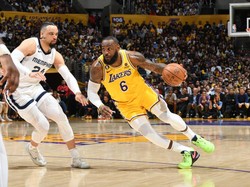 Playoff NBA: Lakers Menang Dramatis Atas Grizzlies di Gim Keempat