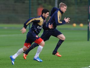 Janji Mertesacker & Arteta: Tebus Sepinya Trofi saat Main buat Arsenal