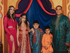 Bergaya Arabian di Ultah Sang Bunda, Mikhayla Anak Nia Ramadhani Bikin Salfok