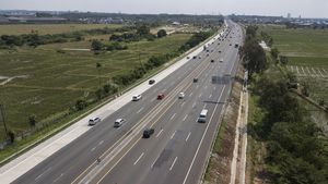 Pantauan Udara Contraflow di Tol Japek KM 54