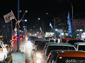 Langgar Aturan Pembatasan, 30 Truk di Jalan Maros-Makassar Ditilang Langgar Aturan Pembatasan, 30 Truk di Jalan Maros-Makassar Ditilang