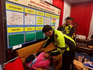 Tak Kuat Cuaca Dingin, Wisatawan Pingsan Saat Datang ke Ciater