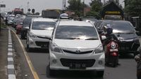 Potret Padatnya Jalur Pantura Imbas One Way di Tol