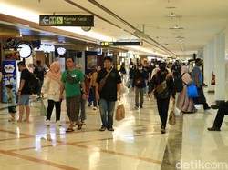 45 Ribu Penumpang Padati Bandara Juanda di Puncak Arus Balik Lebaran 2023