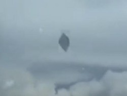 Video Penampakan UFO Sangat Jelas, Viral di Twitter