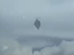 Video Penampakan UFO Sangat Jelas, Viral di Twitter Video Penampakan UFO Sangat Jelas, Viral di Twitter