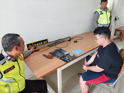 Mobil Berpelat Polri Palsu dan Pakai Rotator di Tol Cikupa Ditilang