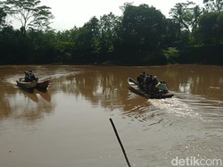 Melihat Aktivitas Warga Silaturahmi Lebaran di Perbatasan Jabar-Jateng