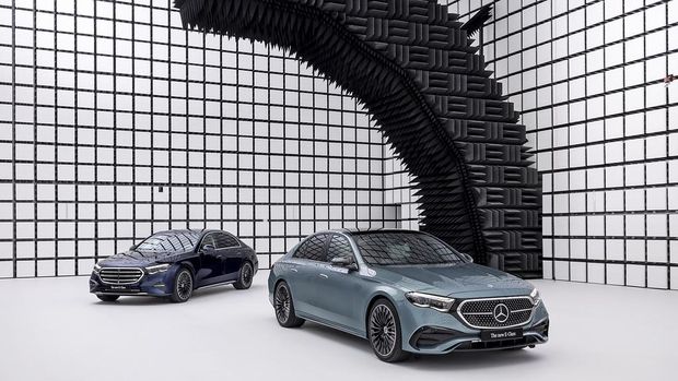 Generasi keenam Mercedes-Benz E-Class 2024.