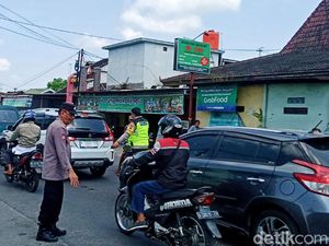 Melihat Momen Keramaian Arus Balik Jalur Alternatif di Kota Kecamatan Jatinom
