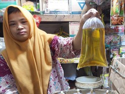 Minyak Goreng Curah Masih Dijual Rp 15.000/L, Pedagang: Modalnya Sudah Besar