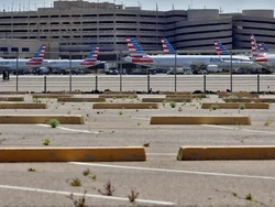 Seorang Wanita Tiba-tiba Serang 3 Staf Bandara, Denda Rp 207 Juta Menanti