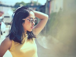 Pramugari Bilang Pakailah Sunglasses Saat Turun dari Pesawat