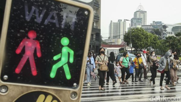 Hiruk Pikuk Hari Pertama Kerja Usai Cuti Lebaran