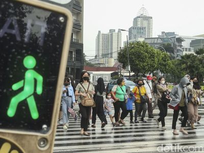 Hiruk Pikuk Hari Pertama Kerja Usai Cuti Lebaran