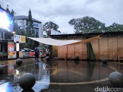 Hujan Deras Rendam Taman Cikapayang Bandung