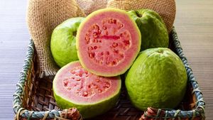 Bukan Apel, Ini 9 Buah dengan Serat Lebih Tinggi untuk Pencernaan Sehat
