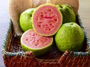 7 Buah dengan Vitamin C Tertinggi, Apa yang Lebih Tinggi dari Jeruk? 7 Buah dengan Vitamin C Tertinggi, Apa yang Lebih Tinggi dari Jeruk?